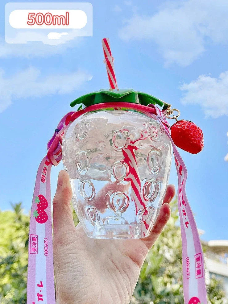 500ml strawberry-shaped water bottle with integrated straw, red with green leaf details