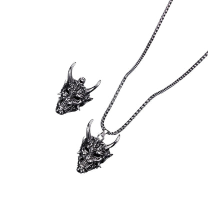 Men's vintage silver necklace with 40mm alloy pendant showing detailed dimensions