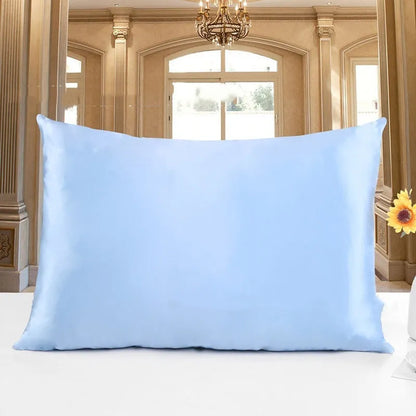 19 M double-sided silk pillowcase in champagne colour showing smooth texture and hem detailing