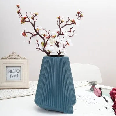 Melamine plastic decorative vase measuring 16*20cm with drop-resistant construction for office, home, and hotel floral displays in four colour options.