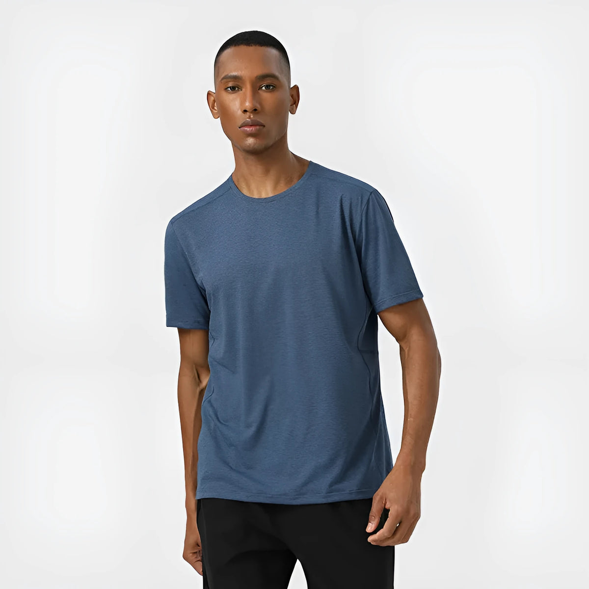 Men's lightweight polyester short sleeve shirt in dark grey with reflective elements for summer sports