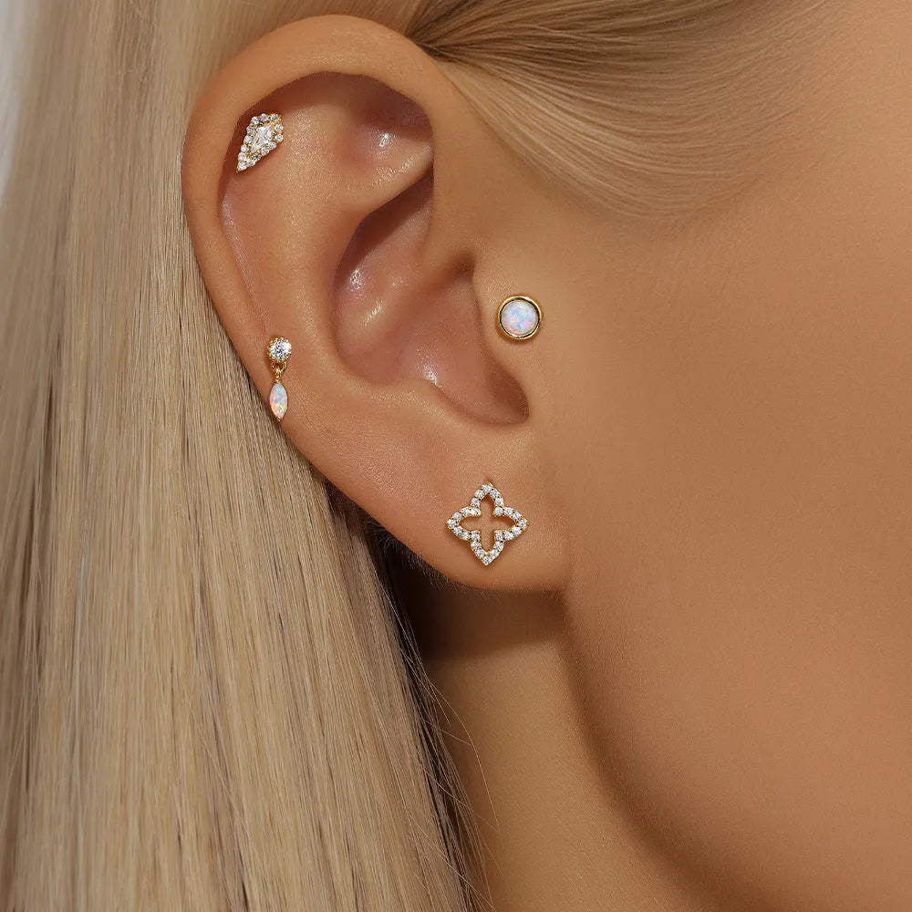 S925 sterling silver flat column thread ear bone stud in a gold plated finish.