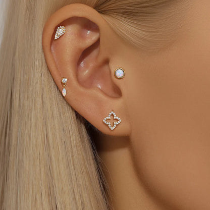 S925 sterling silver flat column thread ear bone stud in a gold plated finish.