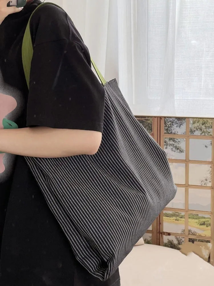 Canvas multi-layer tote shoulder bag in plaid design with 24cm shoulder strap