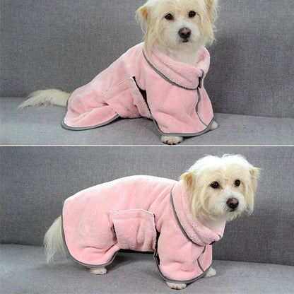 Plush, absorbent dog bathrobes in various colors and sizes to quickly dry pets after baths or outdoor activities