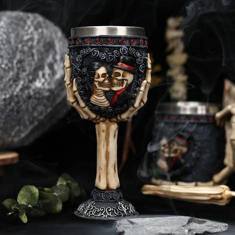 Red wine glass with stainless steel stem and resin couple skeleton design, 200ml capacity goblet, decorative couple skeleton wine glass for themed events or home bar display in retro gothic style