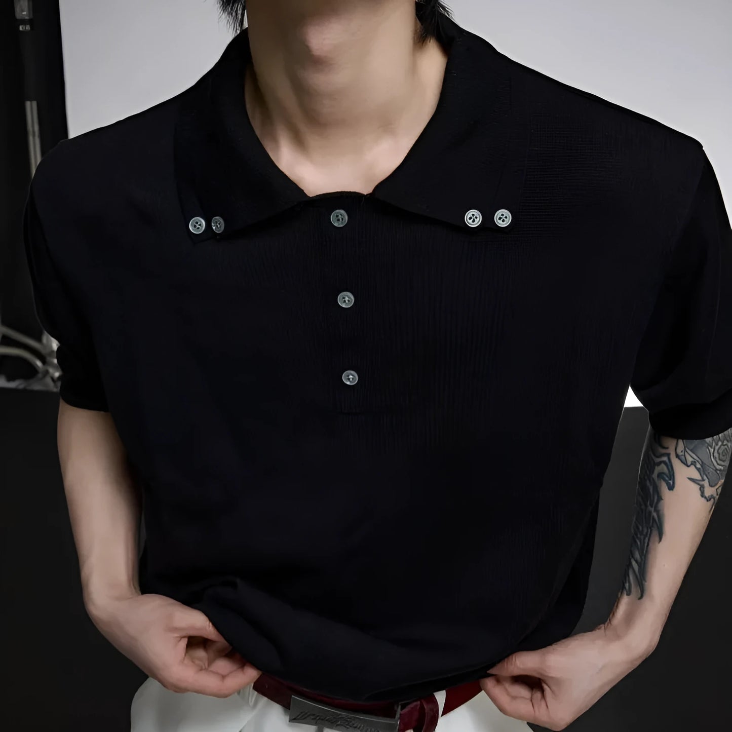 Men's slim knit short sleeve shirt with double collar design in black colour