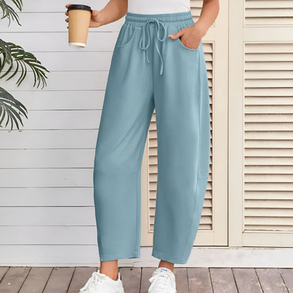 Loose cropped sweatpants in multiple colours with elastic waist and street fashion design