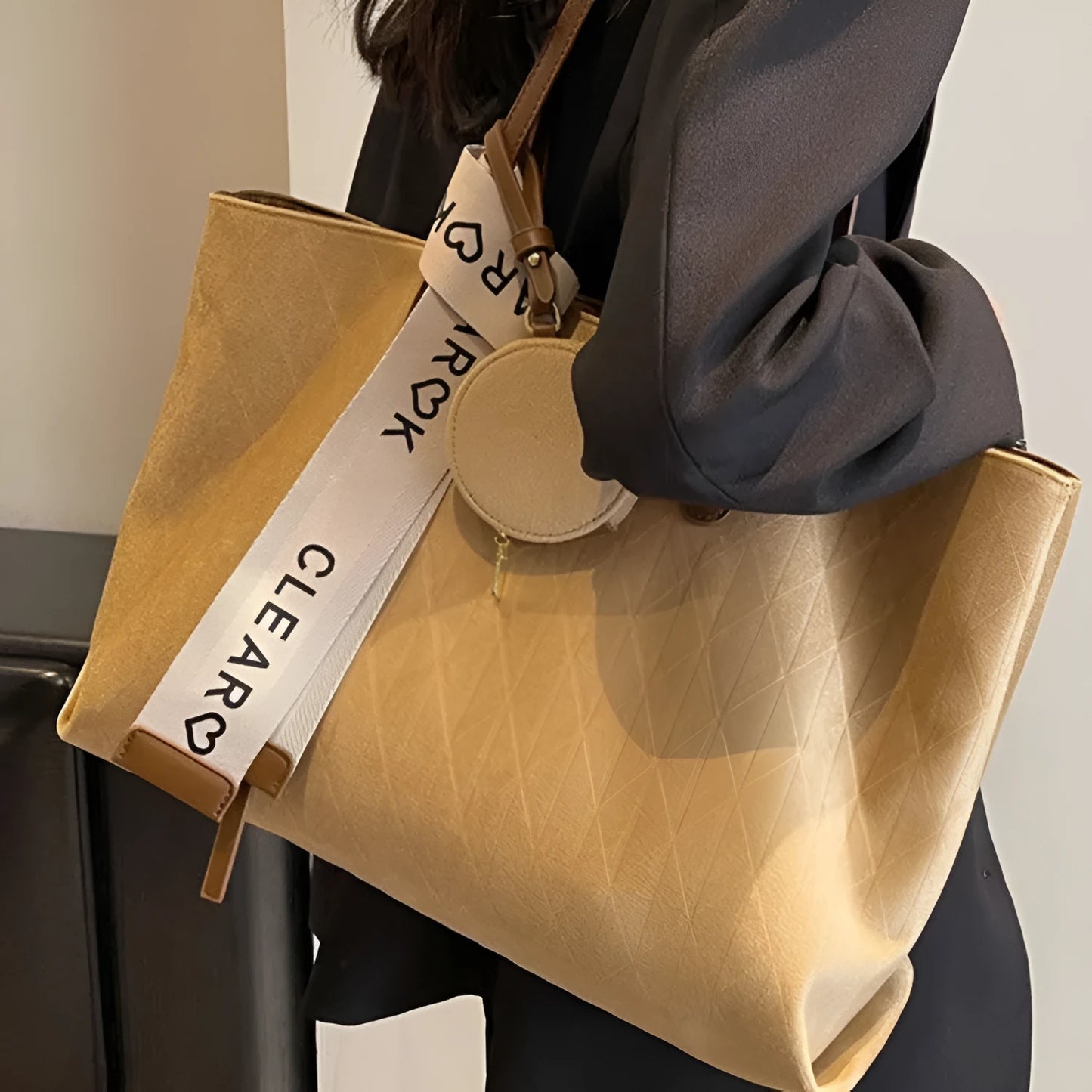 Women's large casual polyester shoulder tote bag in horizontal square shape with zippered inner pocket