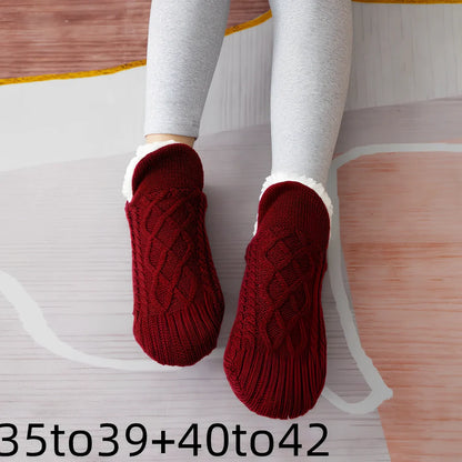 Pair of thickened non-slip indoor socks in navy V-fringe, 60% acrylic with sherpa lining for warm grip on floors, sizes 35-45