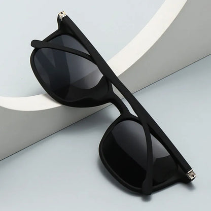 Men's polarised sunglasses with a PC frame and multiple lens colour options including dark green and grey.