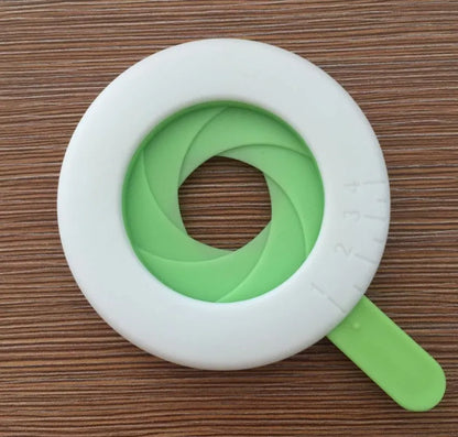 Plastic noodle thickness selector and pasta measuring kitchen tool 8x9x1cm