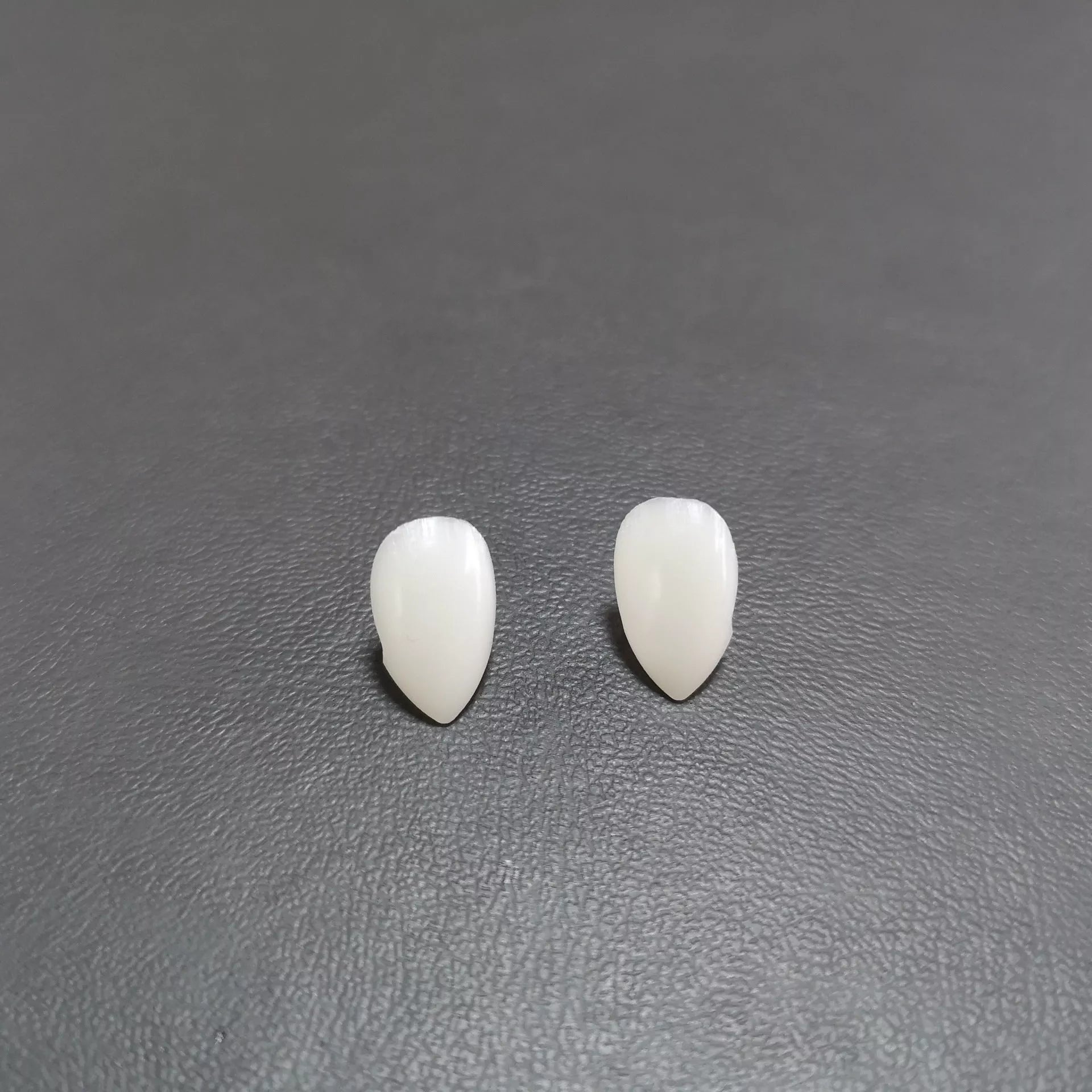 Adjustable Halloween Vampire Zombie Dentures for a spooky custom fit