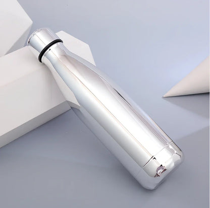 Stainless steel vacuum flask with 500ml capacity and double-wall insulation for temperature control