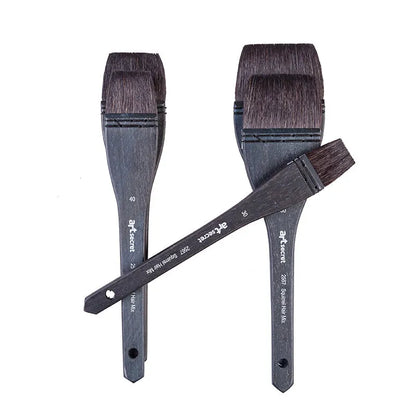 Grey squirrel hair and synthetic fibre makeup brush with a wooden handle, showing size number options.