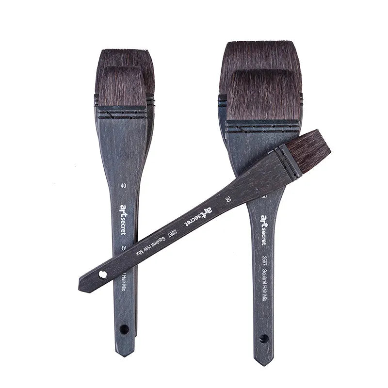 Squirrel hair makeup brush crafted from natural grey squirrel hair mixed with synthetic fibres on a wooden handle, available in sizes 30, 40, 50, 60, and 70 for precise application of powders and blushes in a classic professional tool.