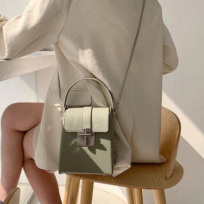 Horizontal square wild shoulder chain bag for women with zipper pocket