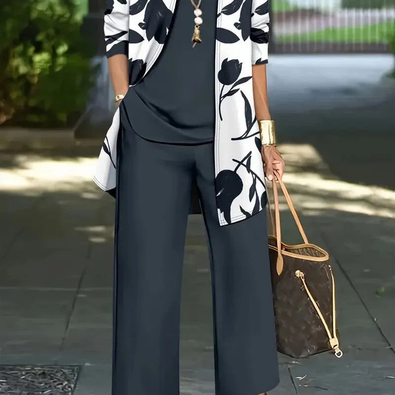 Women's three-piece casual suit with coat, vest, and trousers in Japanese-Korean style