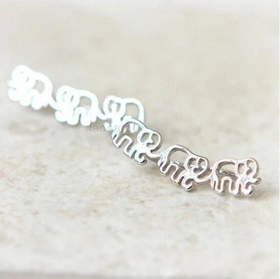 Daisies stud earrings for women in gold and silver, lightweight and durable alloy construction