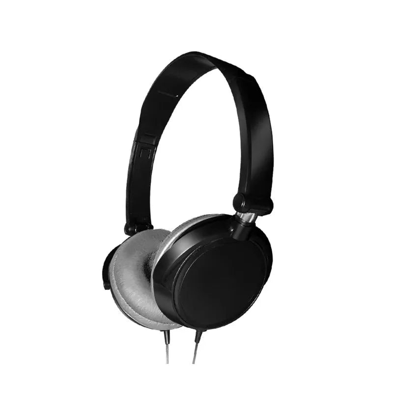 Wired over-ear headphones folded to 18x15x7cm with adjustable headband and 3.5mm plug