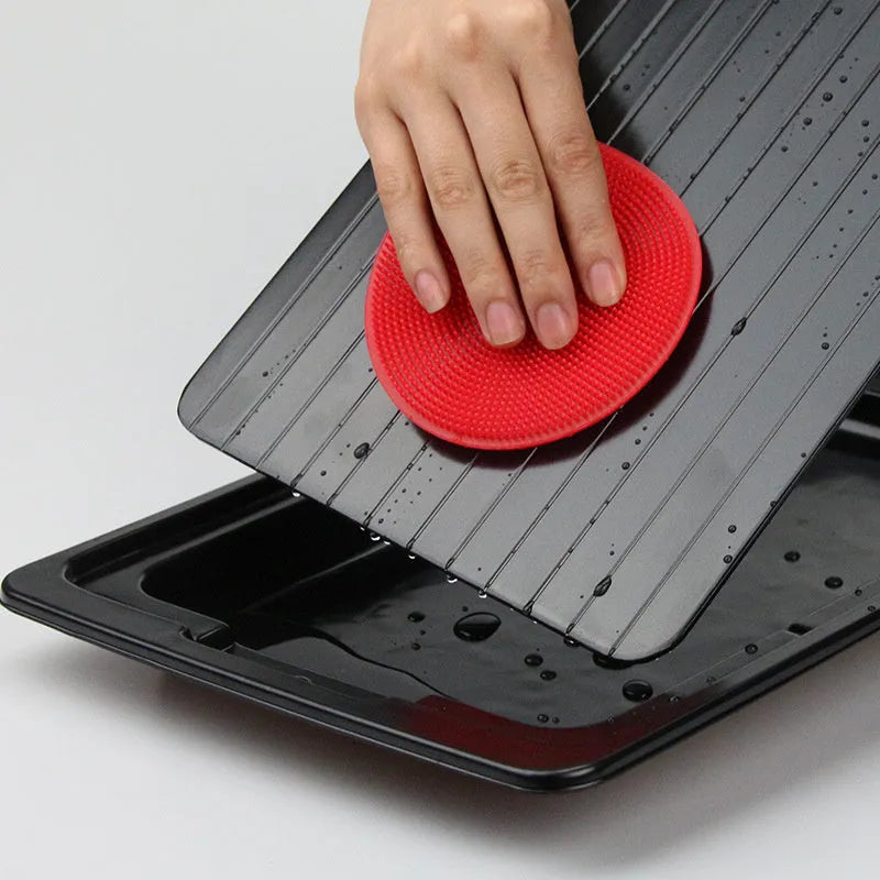 Quick defrost tray with drip tray, silicone and aluminium alloy thawing plate for frozen food