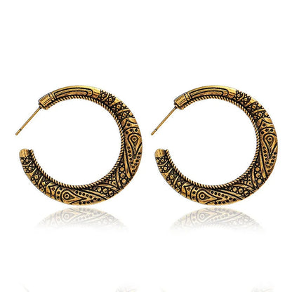 C-shaped earrings with vintage engraving design in bronze colour alloy