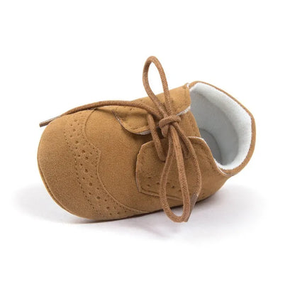 Men's vintage soft-soled baby shoes in synthetic leather, shown in light brown colour