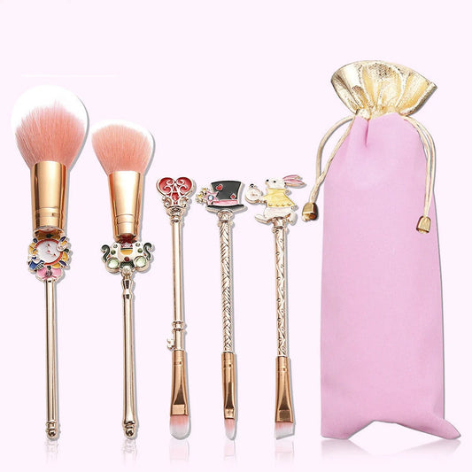 Alice makeup brush in rose gold and gold finishes for precise application