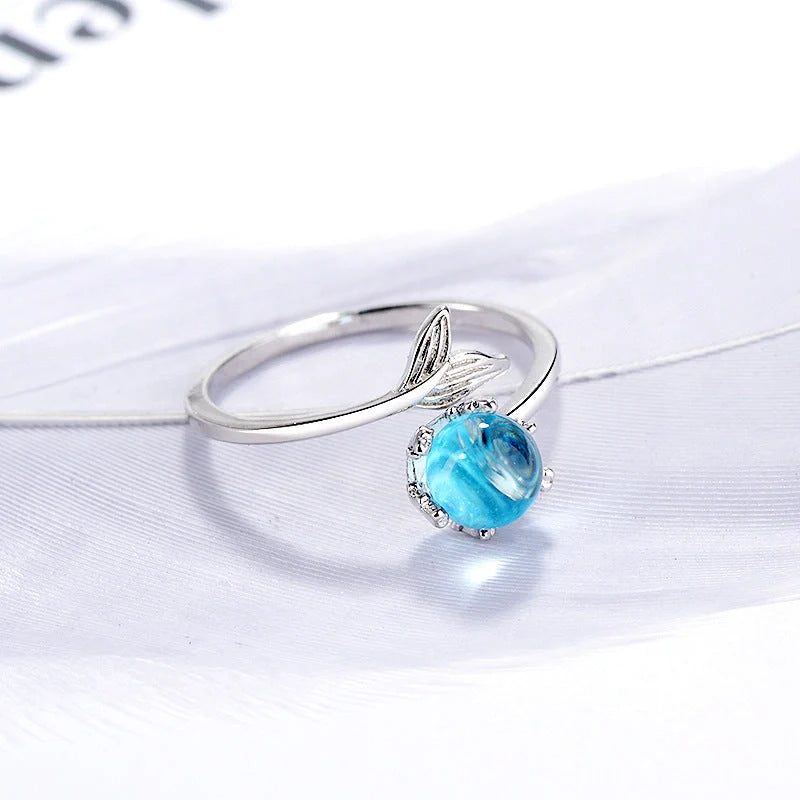 Adjustable mermaid tail ring in silver with zircon inlays
