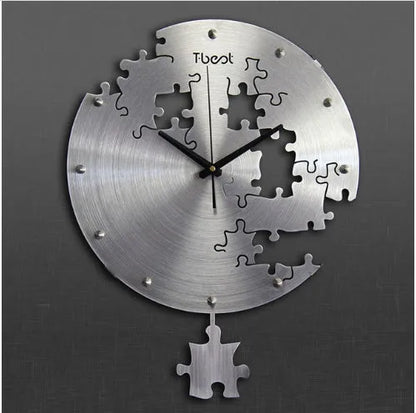 16 inch circular wall clock with aluminium alloy frame in black or silver colour