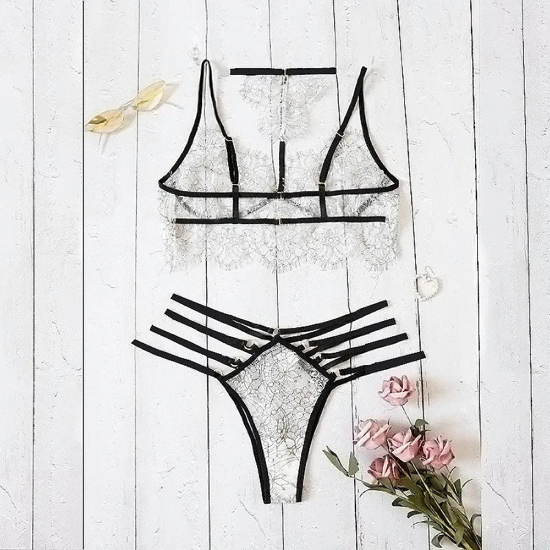 Women's adjustable three-point lace lingerie set in photo colour with spandex construction