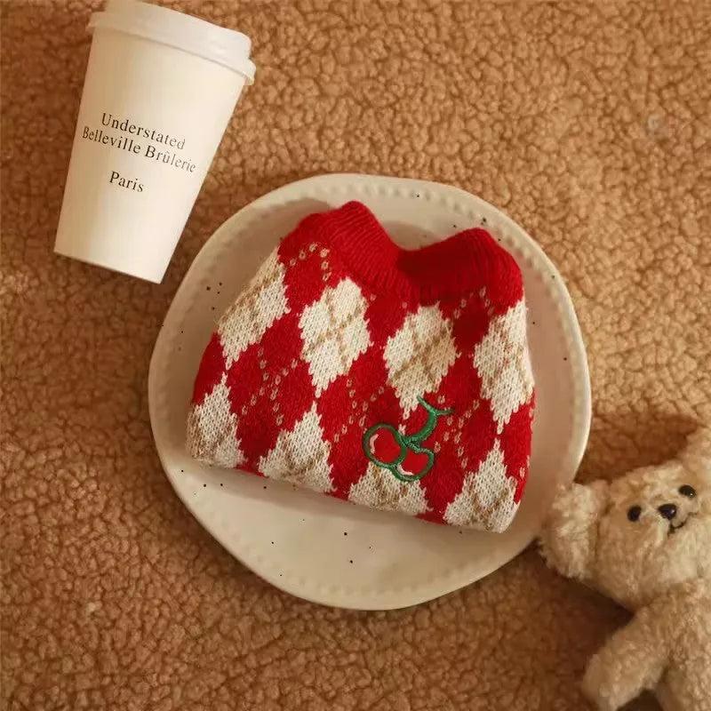 Red cat sweater with rhombic embroidery cherry pattern for autumn and winter wear