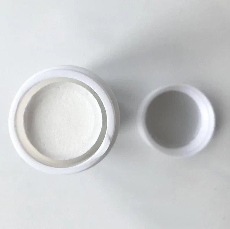 Refreshing pool cleansing tablets for crystal-clear water, featuring a floating dispenser and stabilised chlorine formula