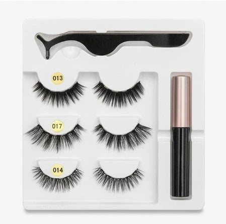 Magnetic false eyelashes set for easy, glue-free application and a stunning look.