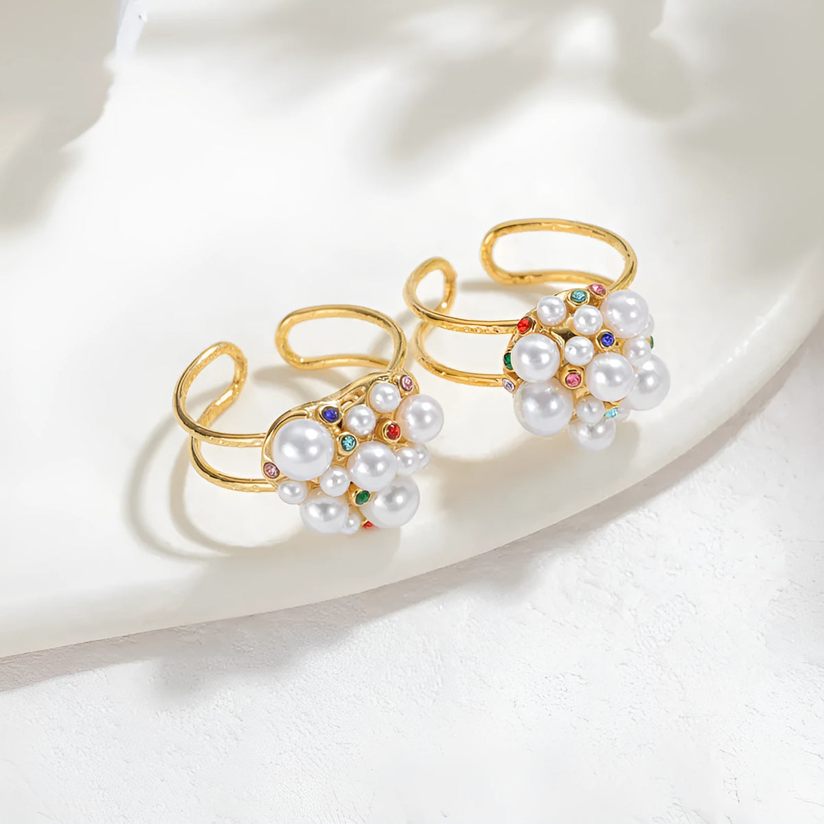 Women's adjustable stainless steel ring with pearl zircon detail in round and heart-shaped styles