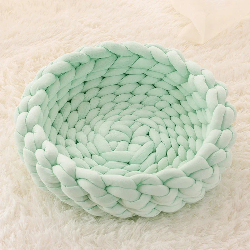 Cozy Cat Bed: Plush, Warm, and Stylish Pet Nest in Various Colors and Sizes