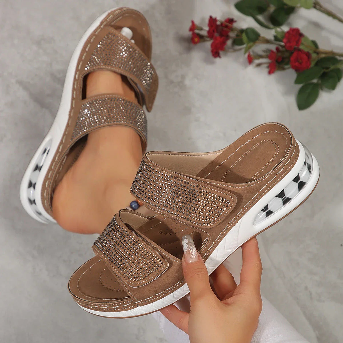 Stylish rhinestone-embellished summer sandals with air cushion sole and non-slip design