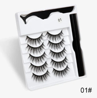 Magnetic false eyelashes set for easy, glue-free application and a stunning look.