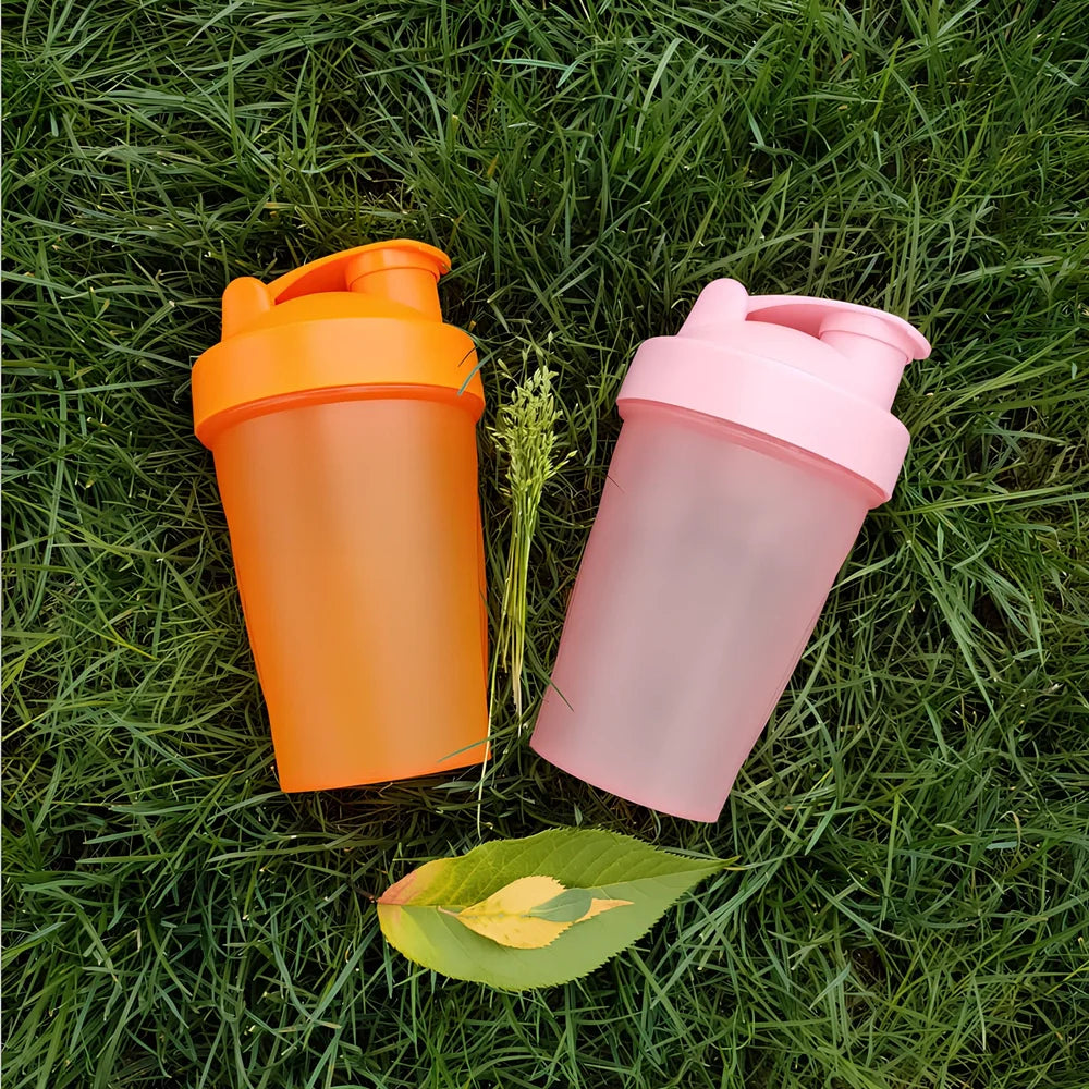 400ml sport shaker bottle with screw cap and stainless steel mixing ball inside