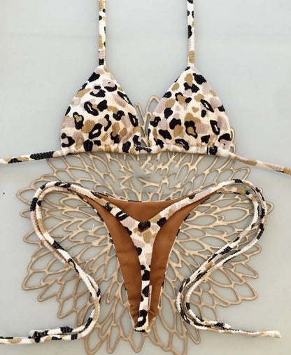 Women's printed two-piece bikini swimsuit with quick-dry fabric and cotton lining.