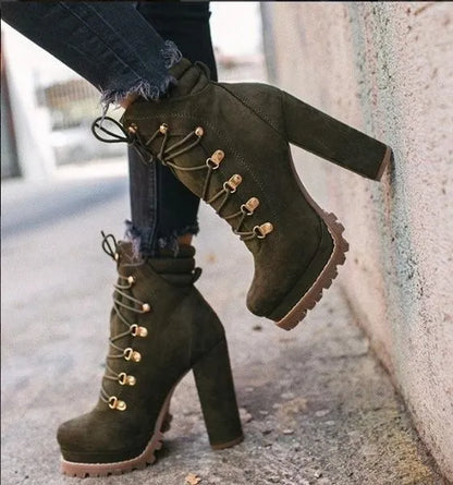 Table suede high heels in army green with 8cm thick heels, waterproof platform, and rivet details on Roman-style boots