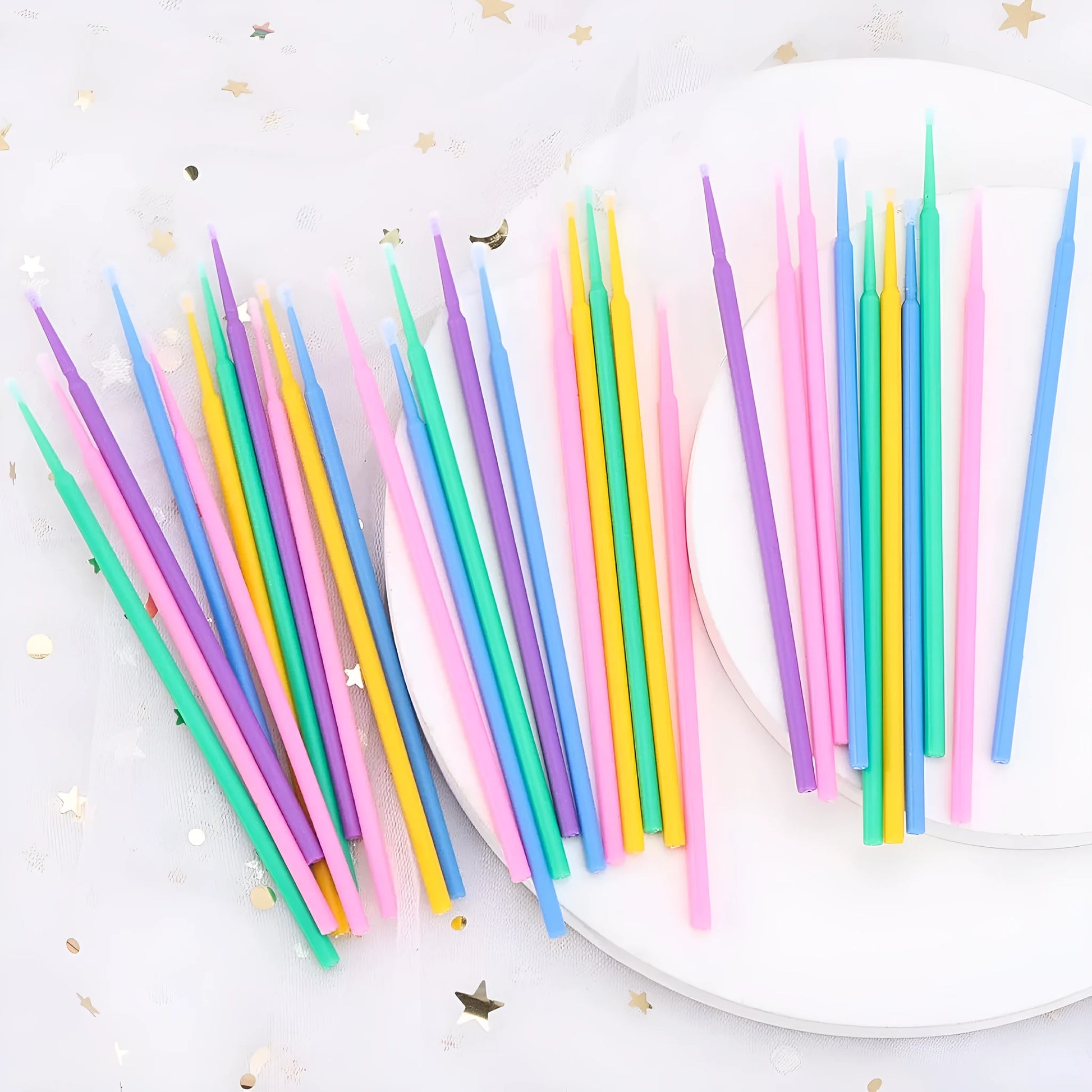 Disposable micro applicator brushes with coloured plastic handles and bendable cotton swab tips