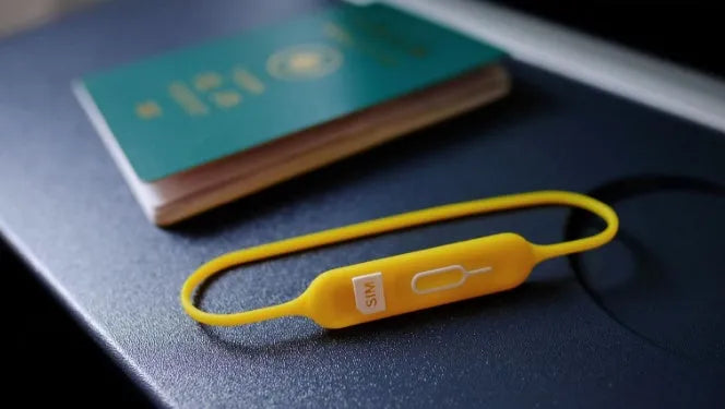 Portable open-design silicone card holder in yellow powder colour showing internal card slots