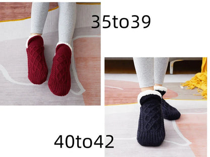 Pair of thickened non-slip indoor socks in navy V-fringe, 60% acrylic with sherpa lining for warm grip on floors, sizes 35-45