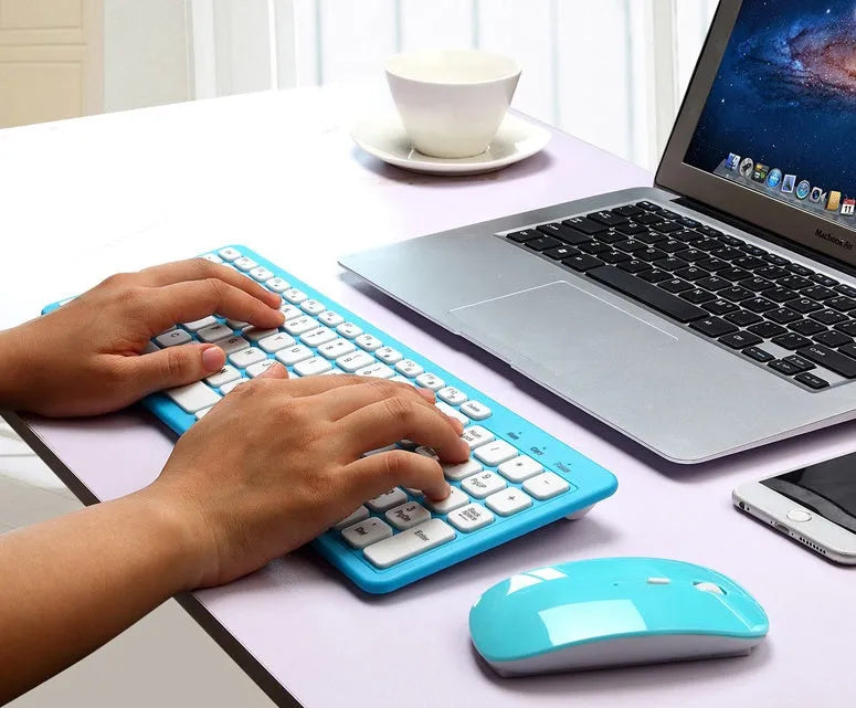 Wireless keyboard and mouse set in choice of colours with compact USB receiver
