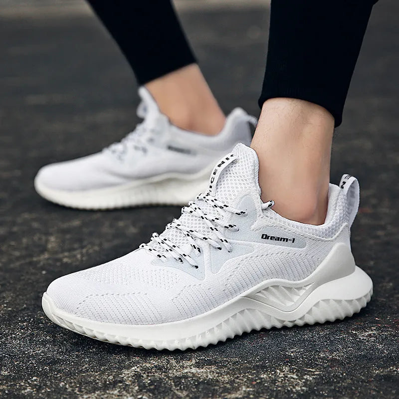 Men's low-top running shoes in breathable mesh fabric with a front strap and MD rubber sole.