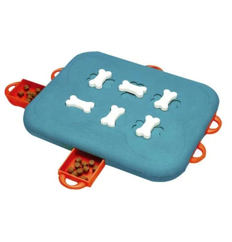 Blue casino treasure hunt puzzle food spill toy for pets