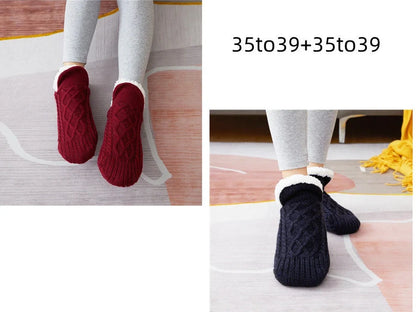 Pair of thickened non-slip indoor socks in navy V-fringe, 60% acrylic with sherpa lining for warm grip on floors, sizes 35-45