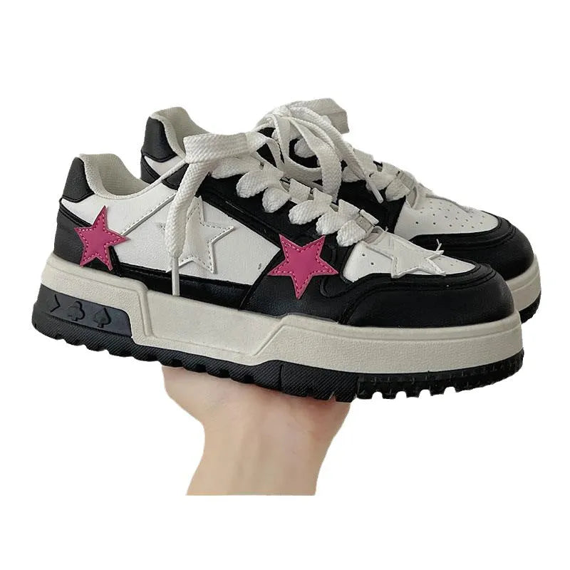 Women's Korean style low-top sneakers in black or white with PU upper, round toe, and front lace-up fastening, sizes 35-40