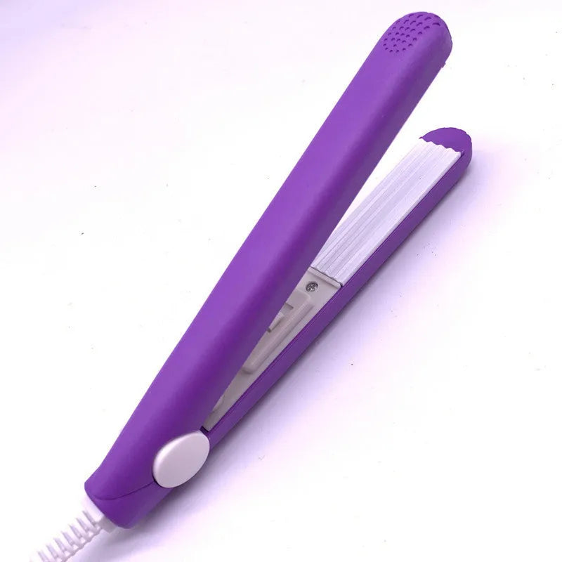Mini splint hair straightener in pink, blue or purple, 17.5cm long, aluminium body, 180°C constant heat, 3D floating technology